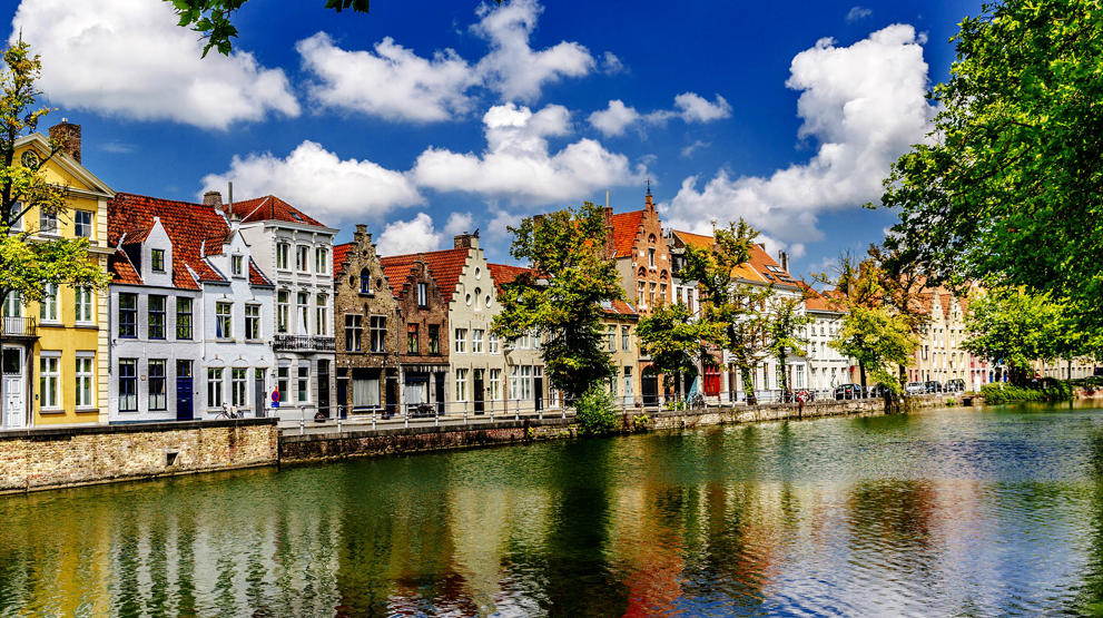 Det smukke kanalområde i Brügge, Belgien
