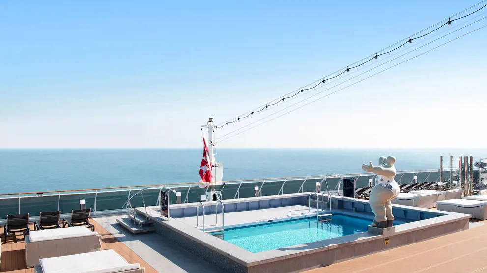 Soldækket med rig mulighed for at slappe af