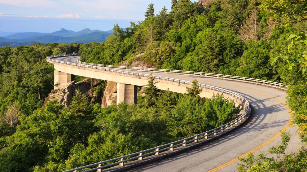 De amerikanske highways er som skabt til en kør selv ferie, f.eks. her på Blue Ridge Parkway