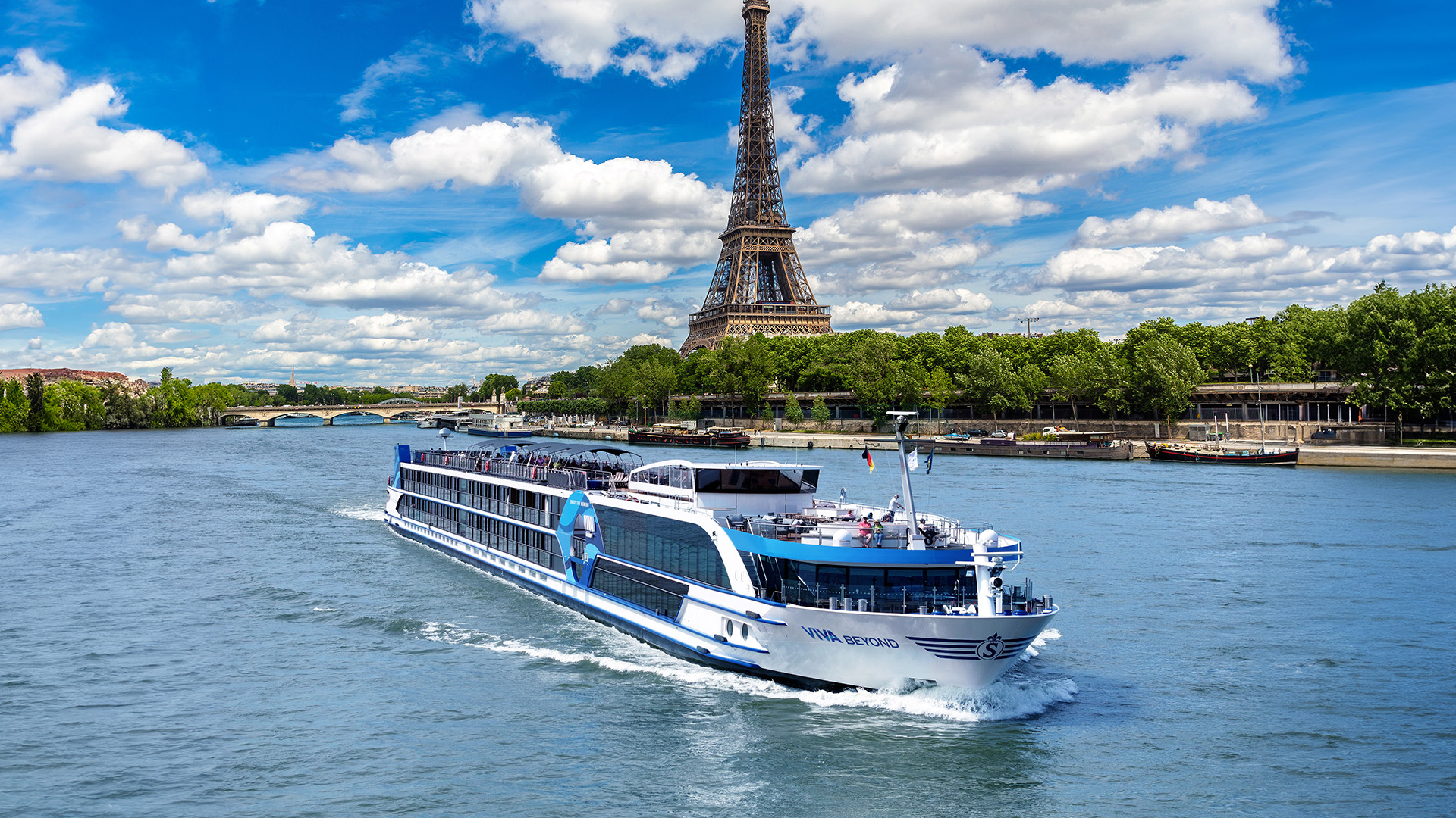 Bo midt i Paris med udsigt til Eiffeltårnet, Viva Beyond