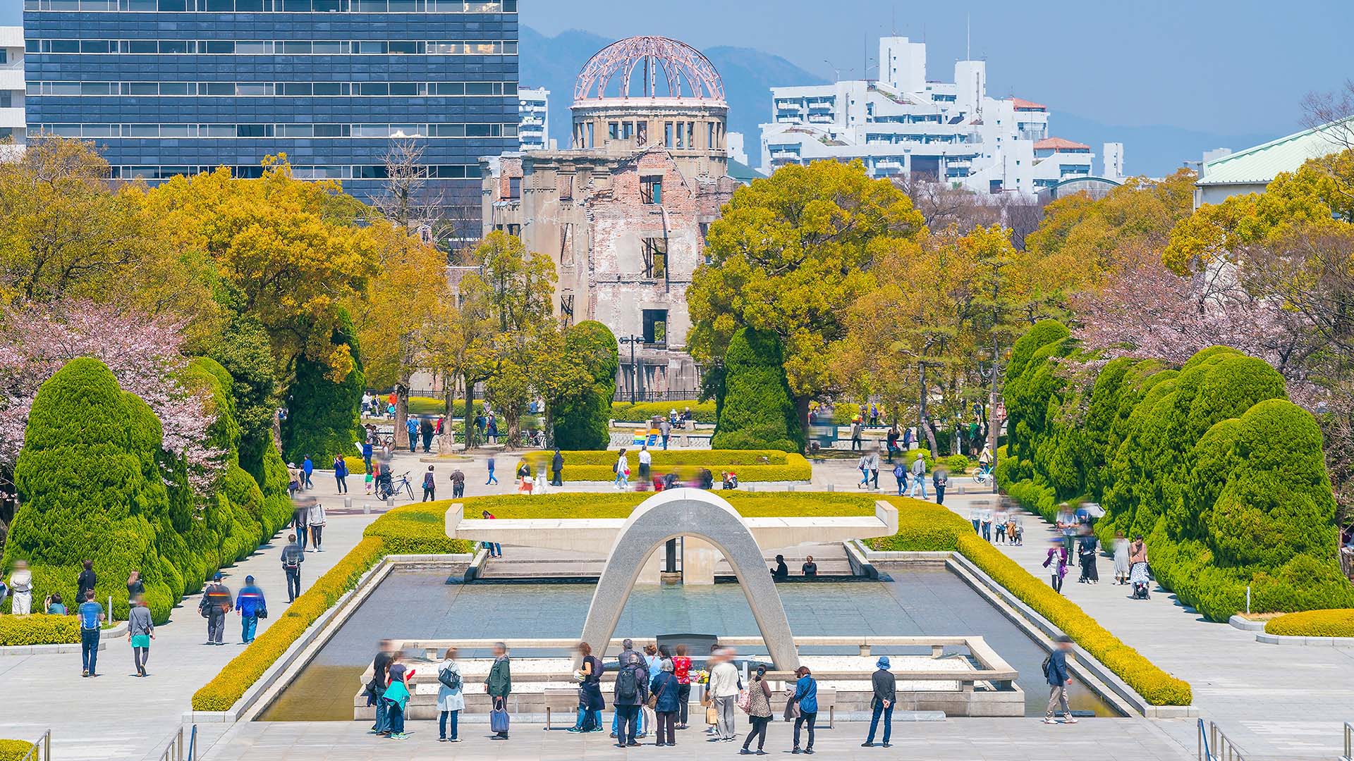 Tag forbi Peace Memorial Park i Hiroshima