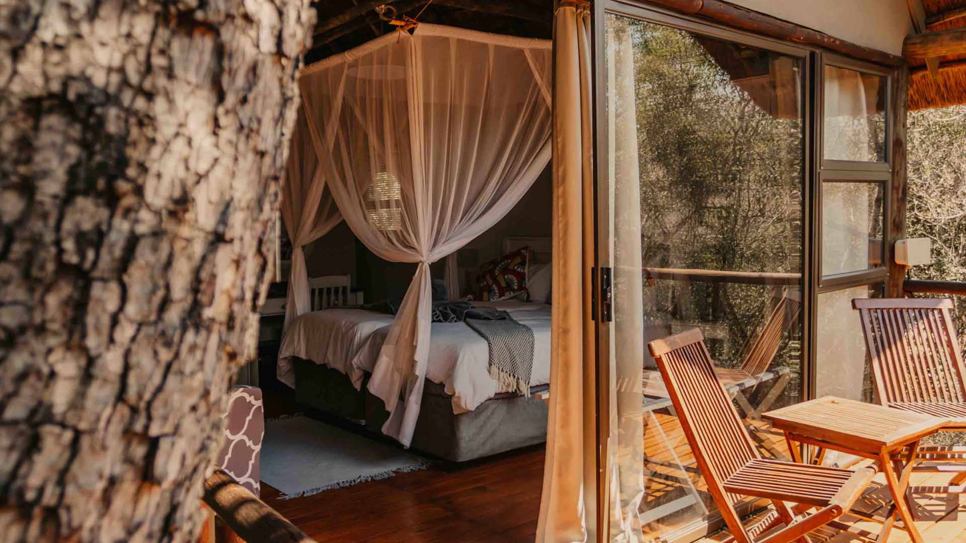 Bo i ét med naturen i disse charmerende træhytter