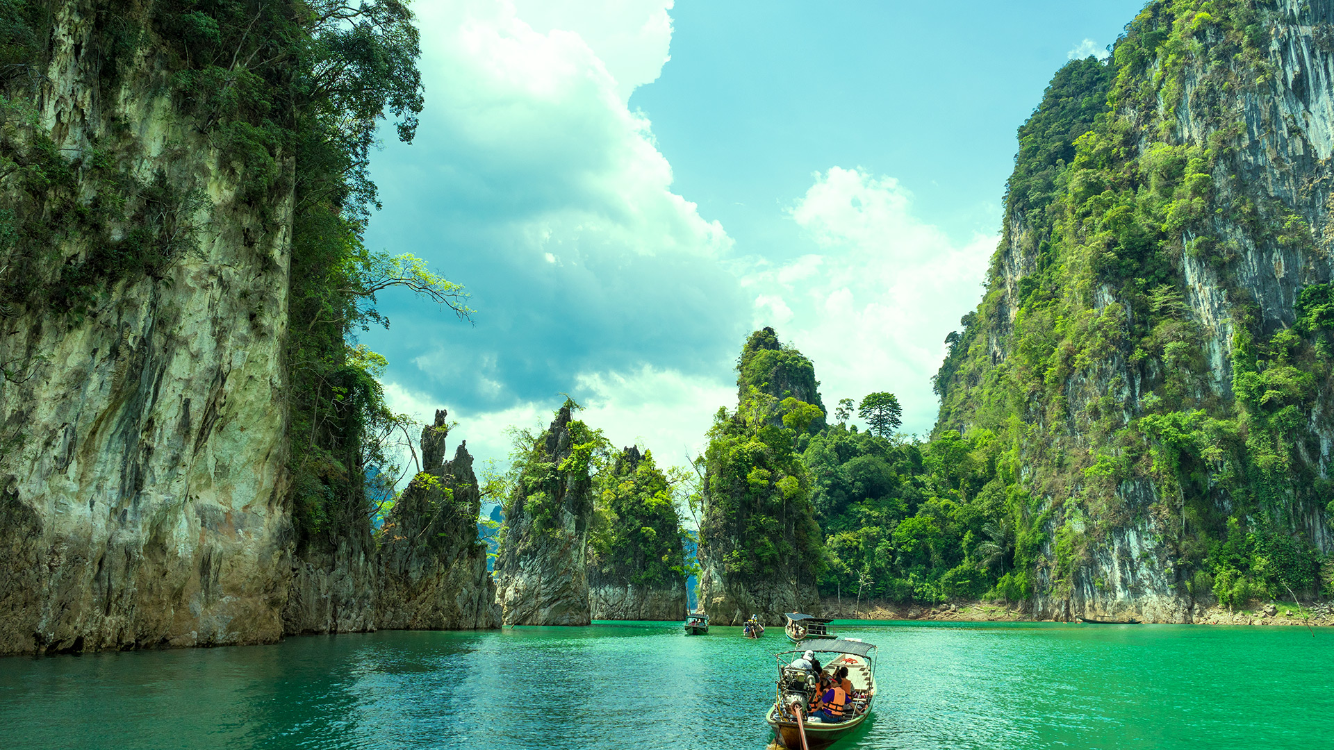 På krydstogt i Asien kan du besøge smukke landskaber i Thailand