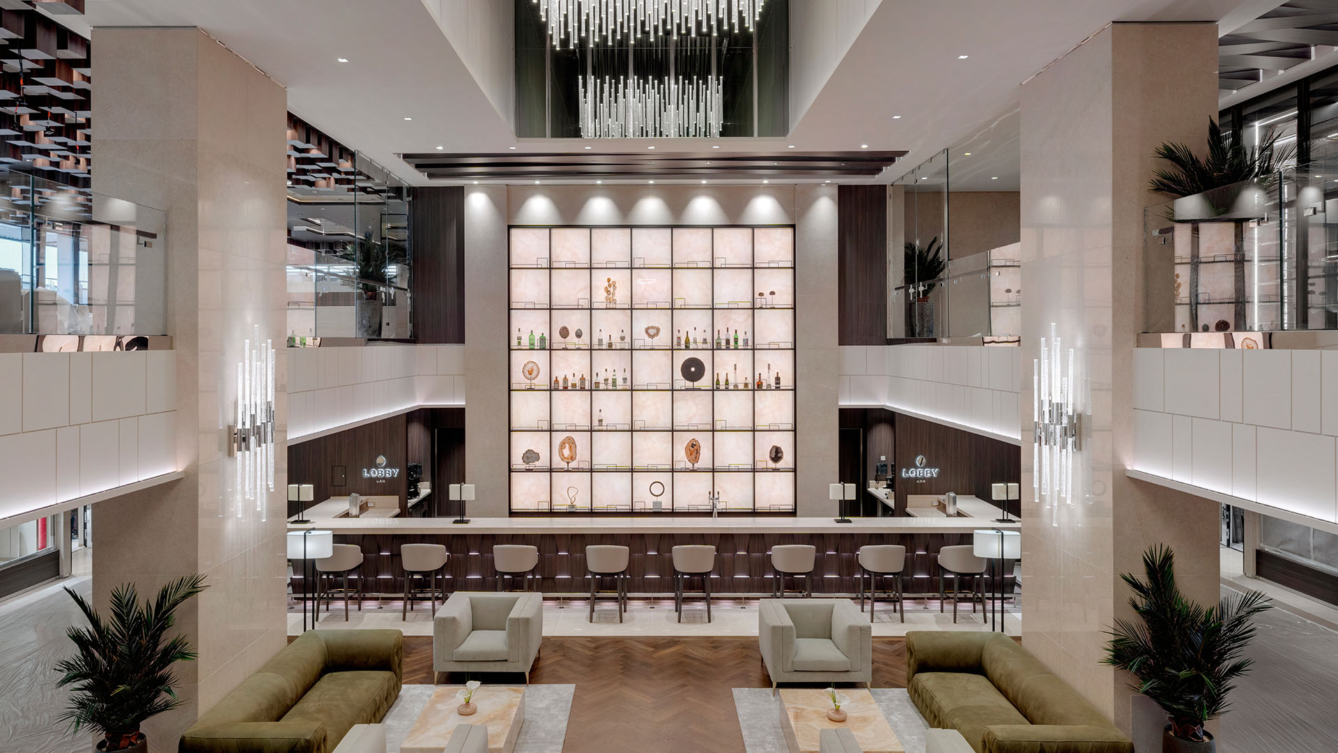 Tag en velfortjent pause i Lobby Bar med en aperitif eller en festlig cocktail