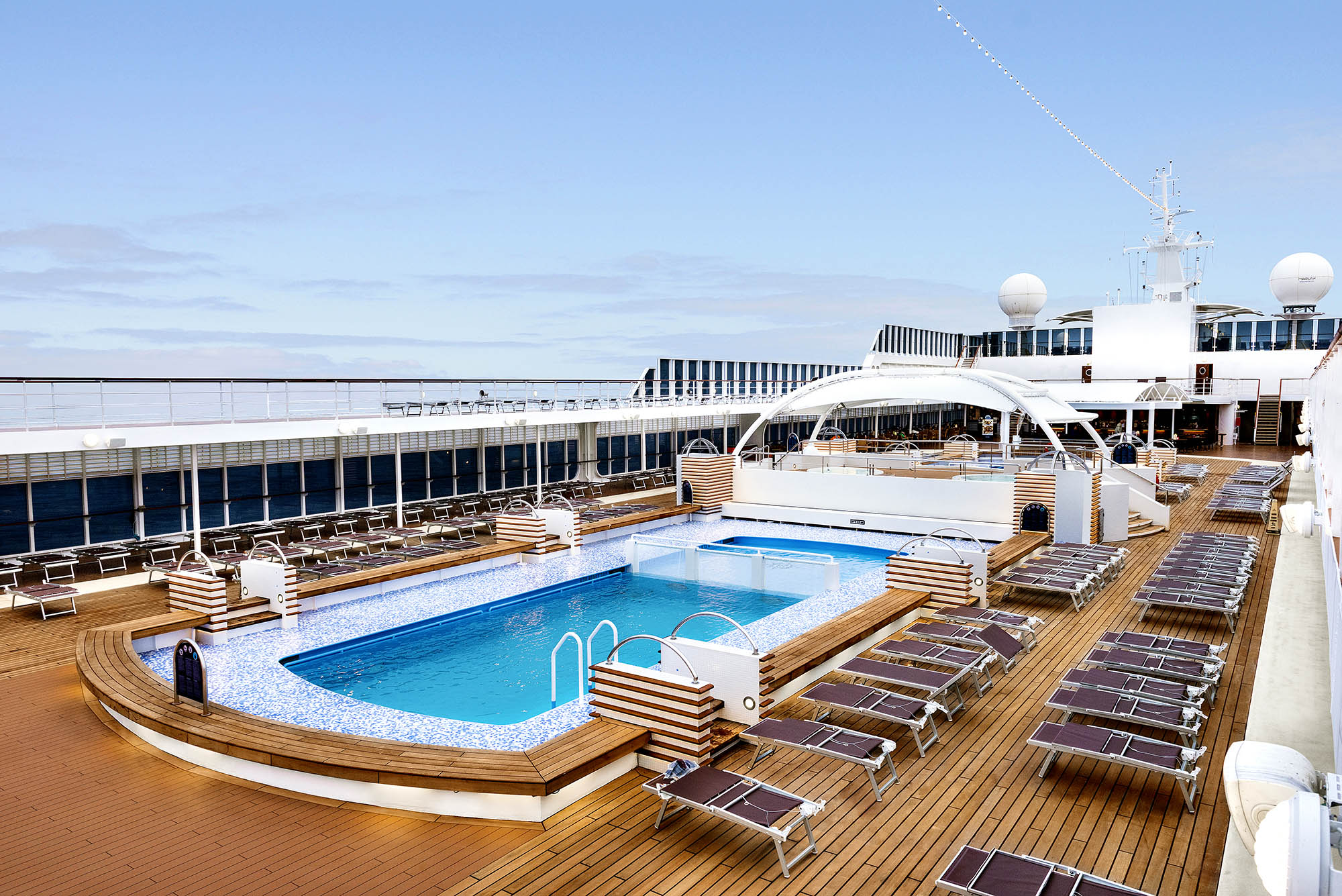 Poolområde på MSC Armonia