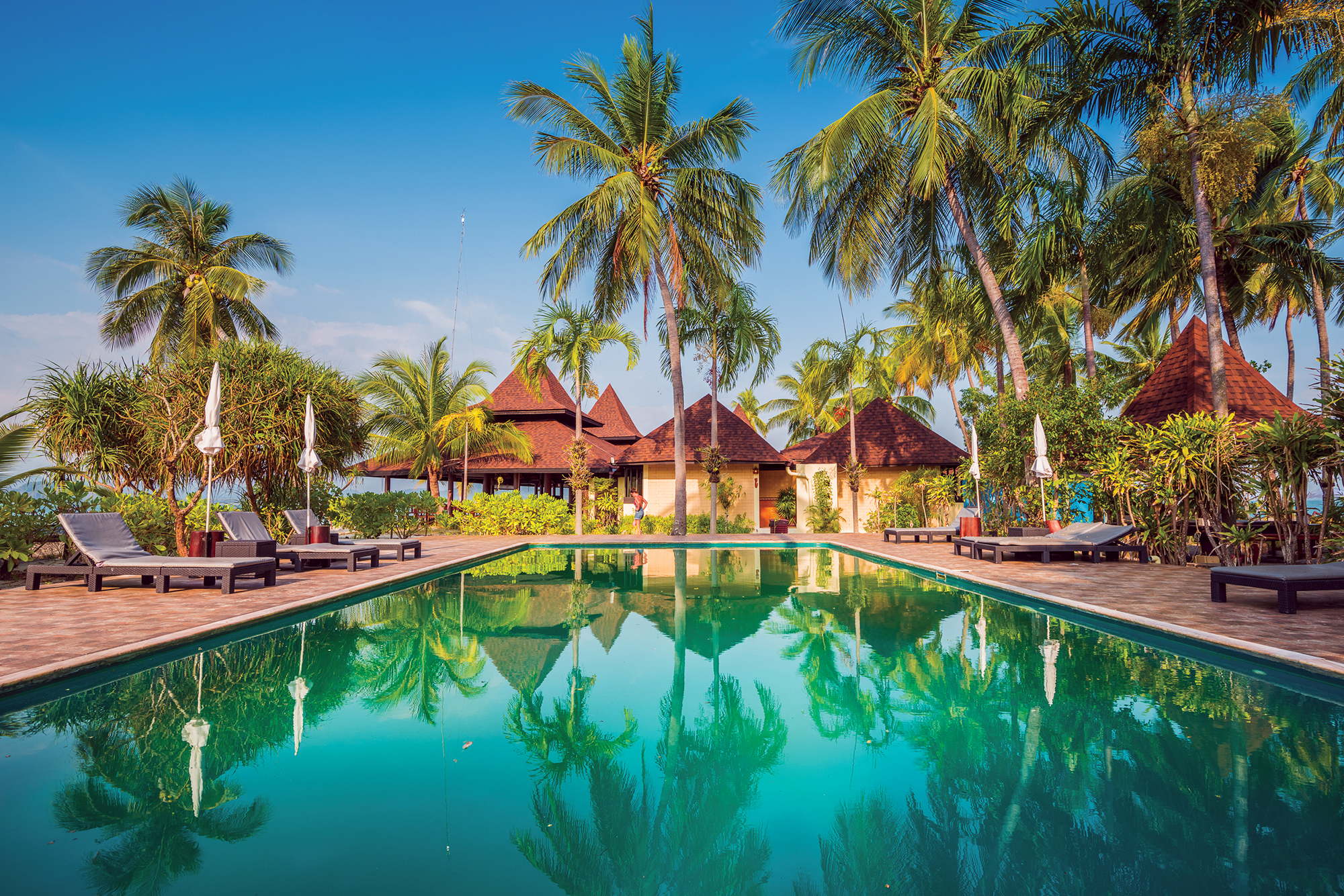 Lækker swimmingpool på Sivalai Beach Resort.