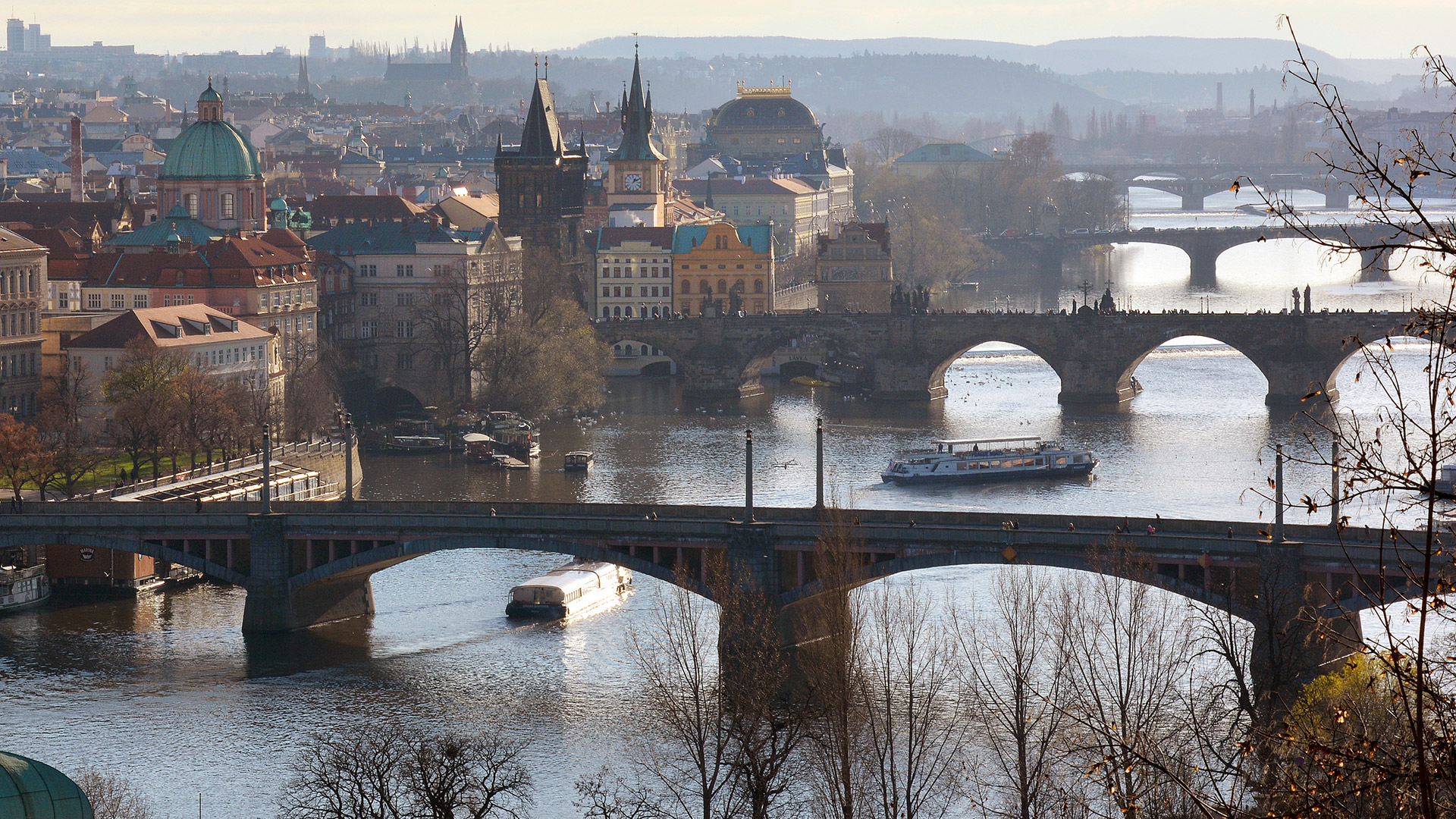 554-codan-prague-sailing-moldau-dinner-cruise