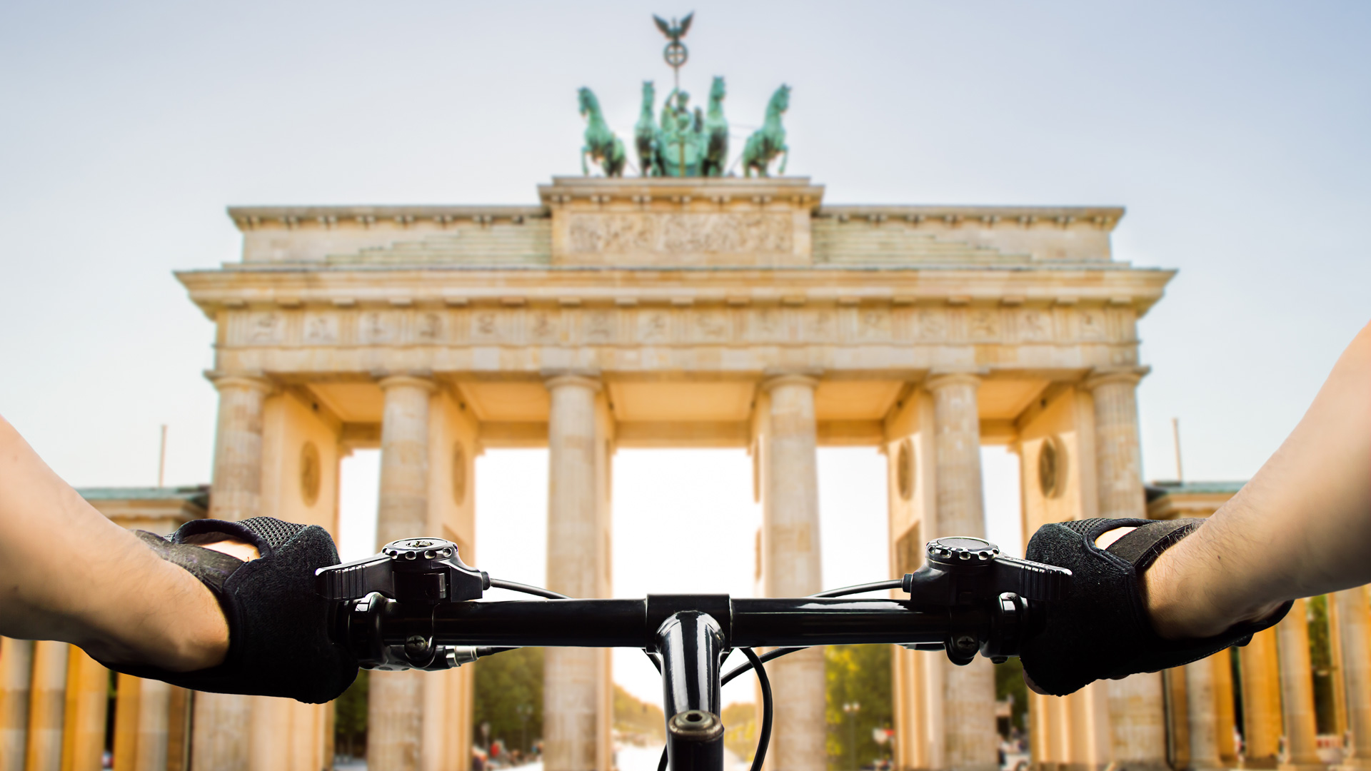 460-uberland-berlin-on-bike