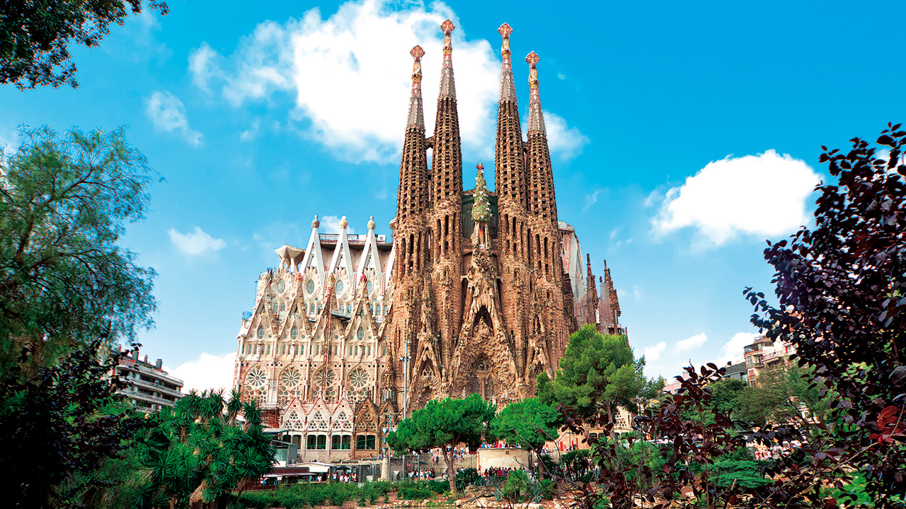 barcelona-spain-gaudi-sagrada-familia