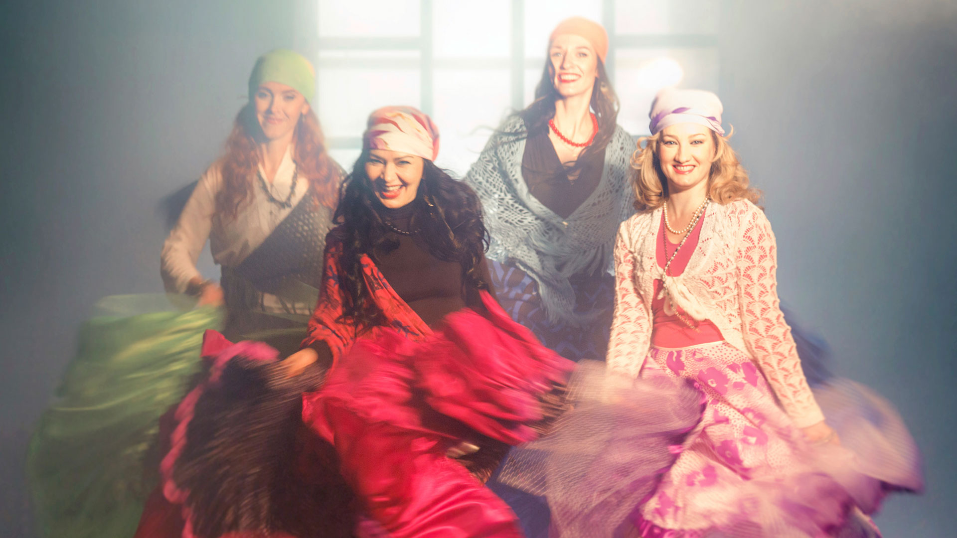 352-excalibur-hungary-budapest-folk-evening