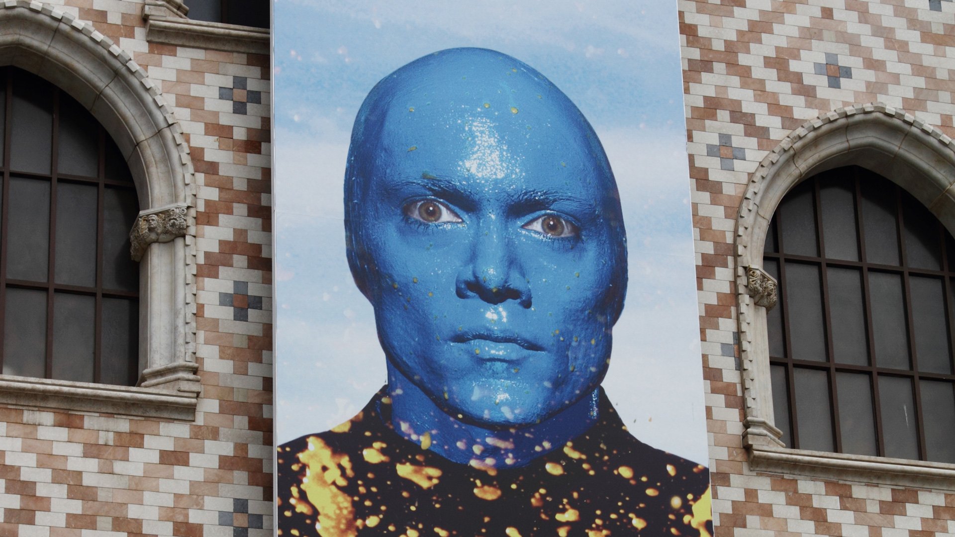 470-uberland-berlin-blue-man-group-show
