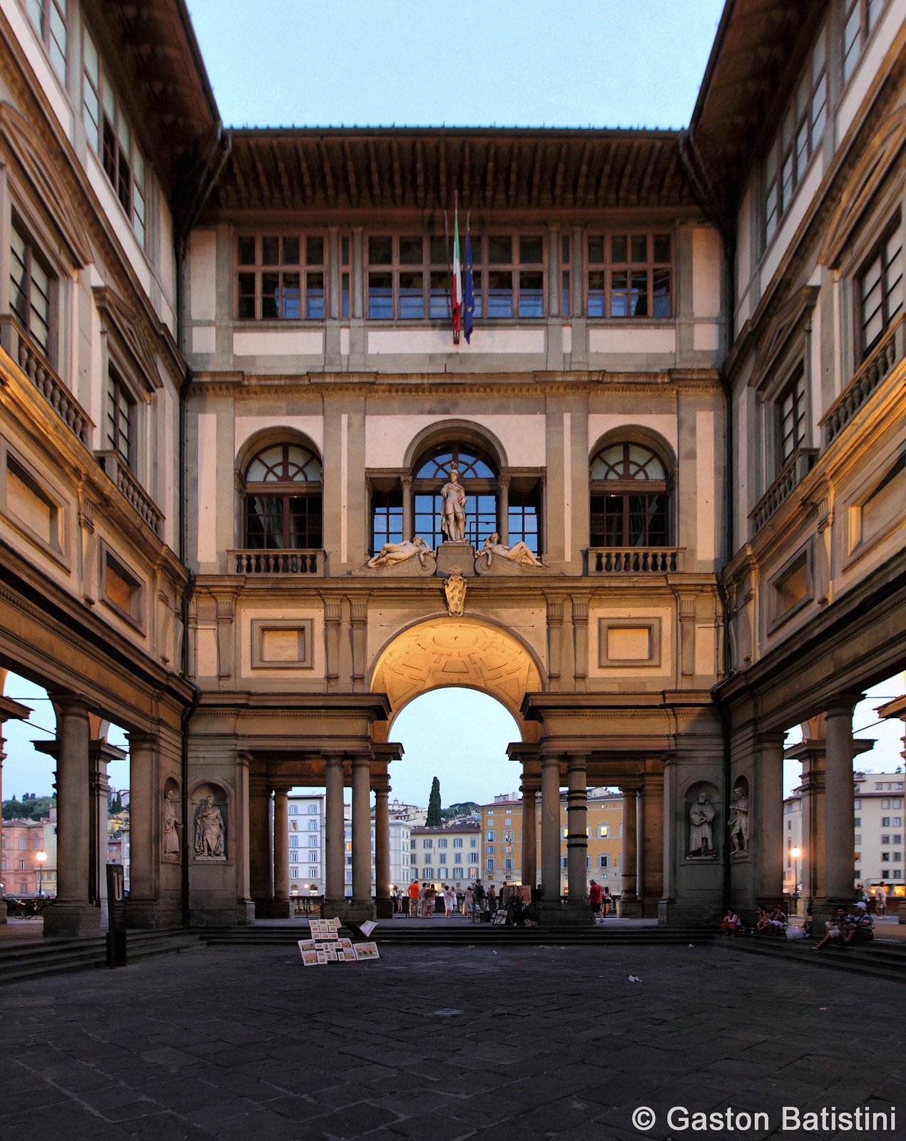 1880-galleria_degli_uffizi_florence2