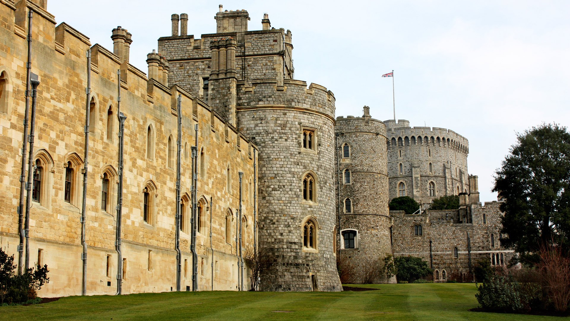 617-axis-globe-london-windsor-castle