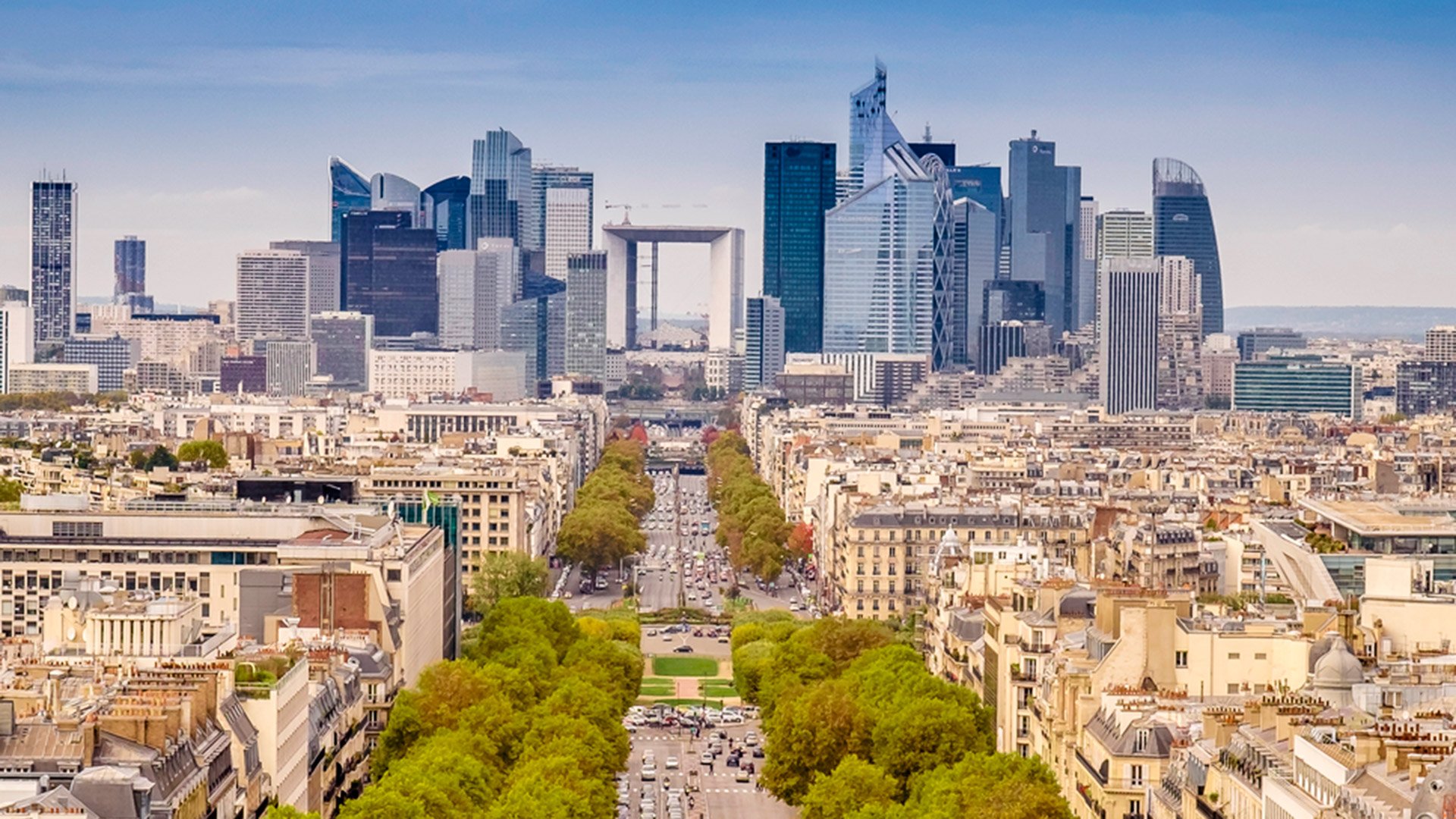 240-europe-incoming-france-paris-la-defense-grande-arche