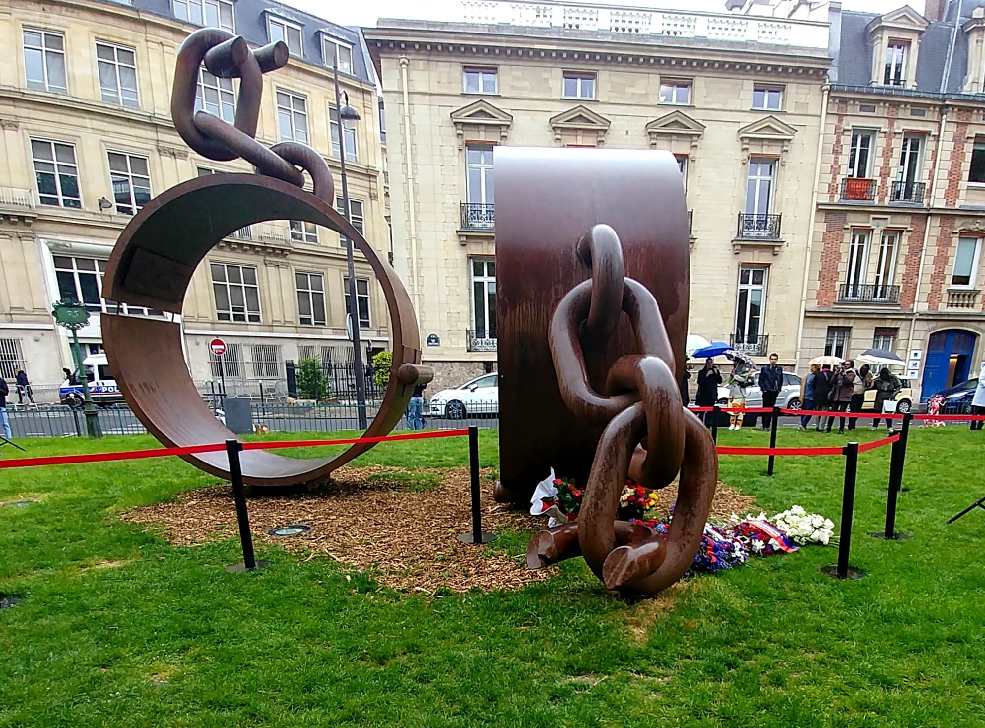 broken_slave_chains_cut