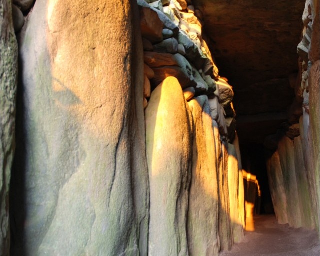1_2033-newgrange