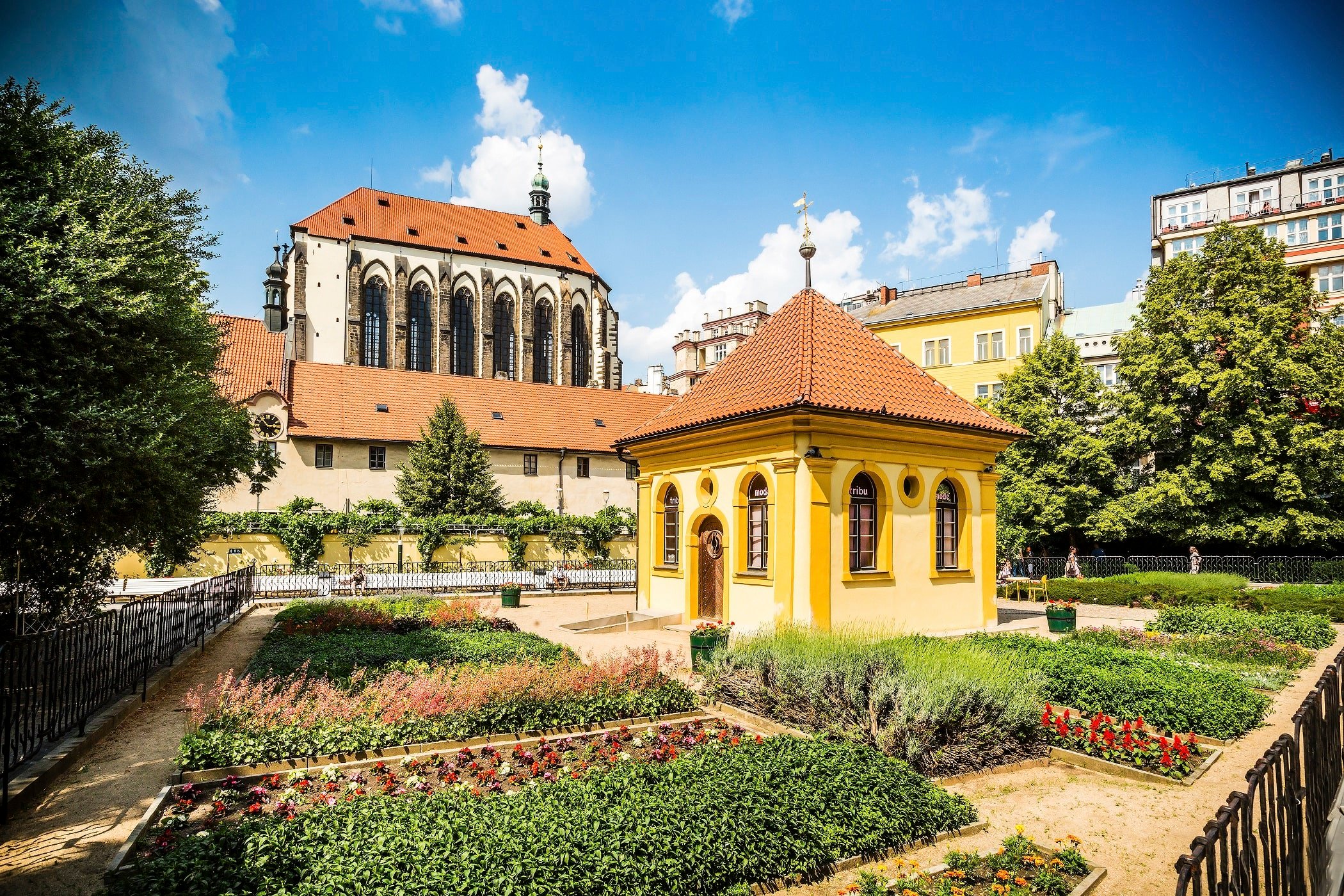 1973-green_prague_city_centre