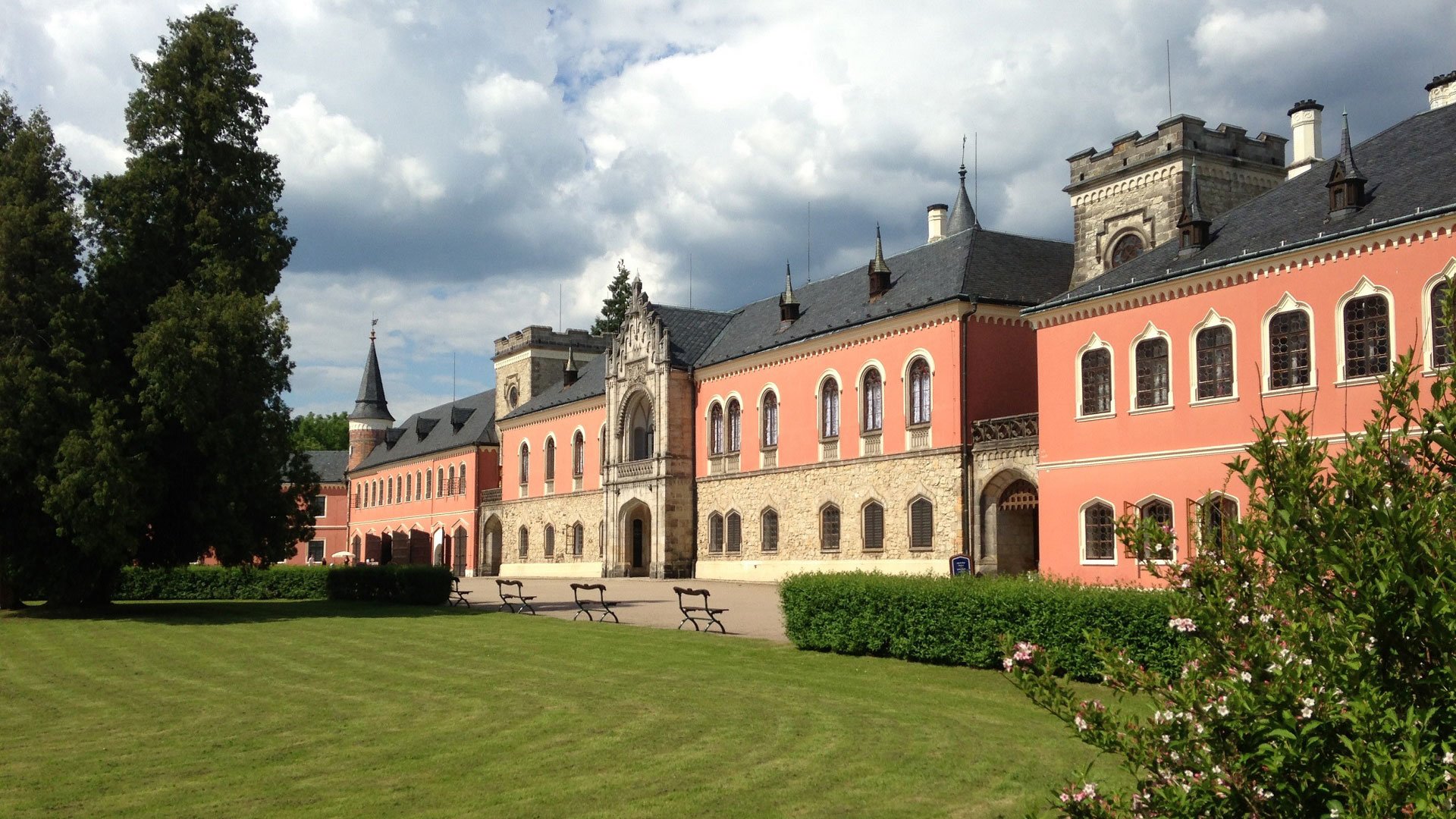 612-outdoor-discovery-cesky-raj-visit-chateau-sychrov-castle