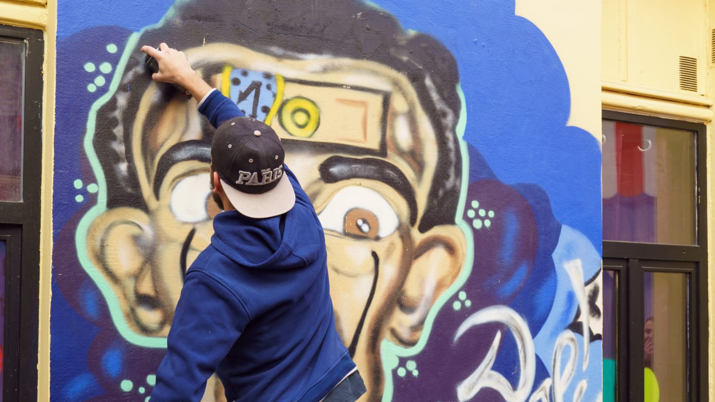 2034-lm-tour-service-street_art_walk__graffiti_workshop_uploadedtobynder