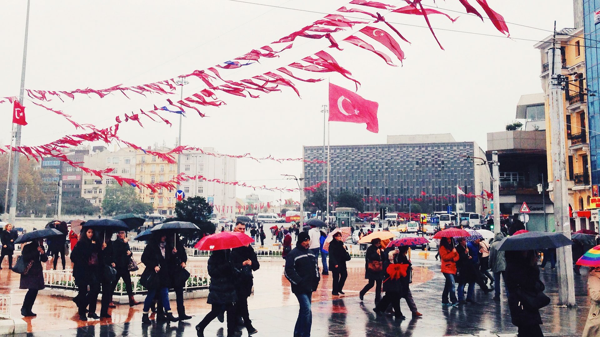 345-raffinesse-travel-istanbul-taksim-solidarity