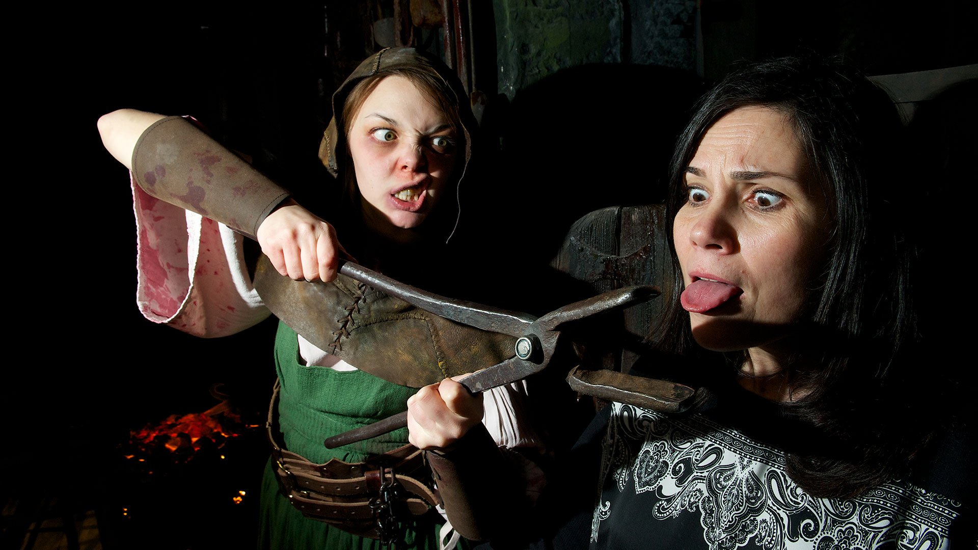 613-axis-globe-london-london-dungeon