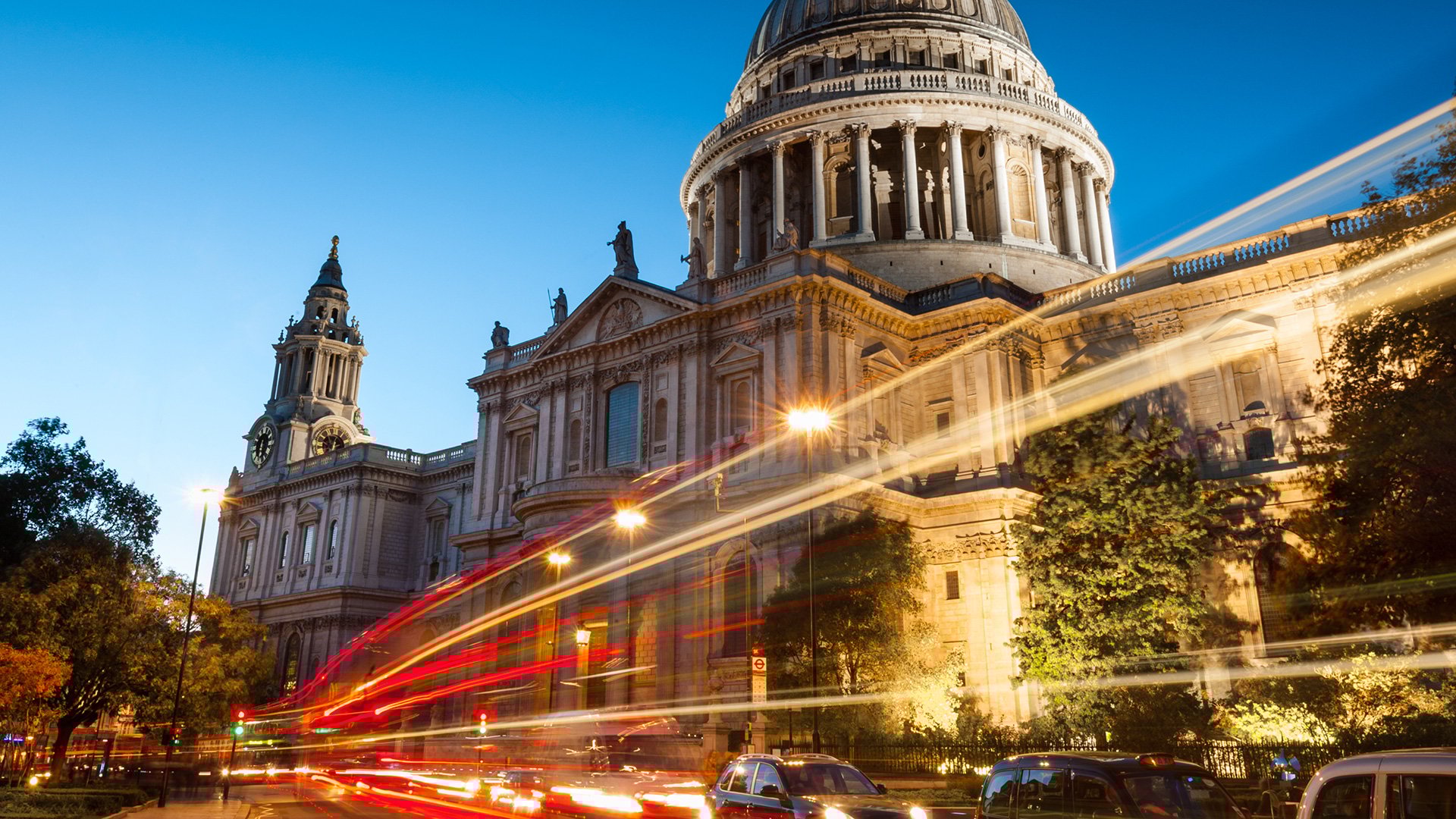 619-axis-globe-london-st-pauls-cathedral
