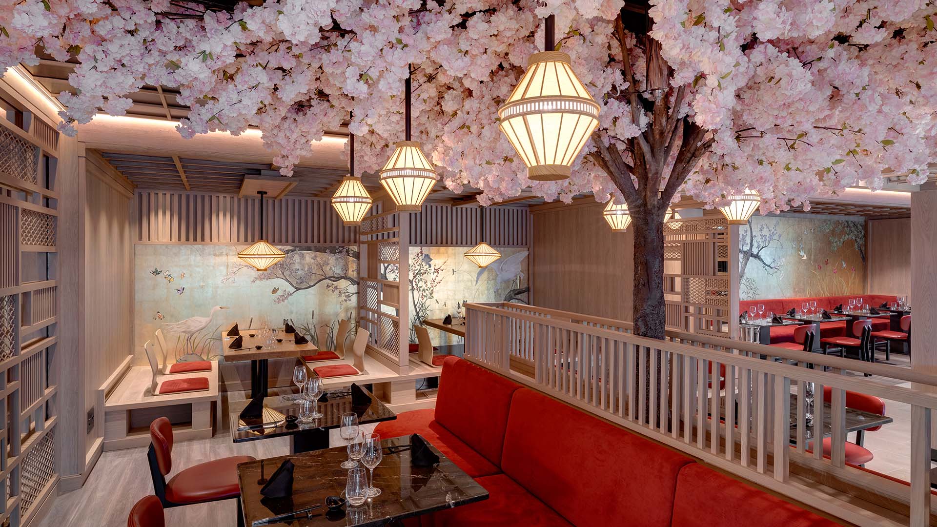 Maden er i høj kvalitet på Explora Journey, f.eks. her i den japanske restaurant Sakuru