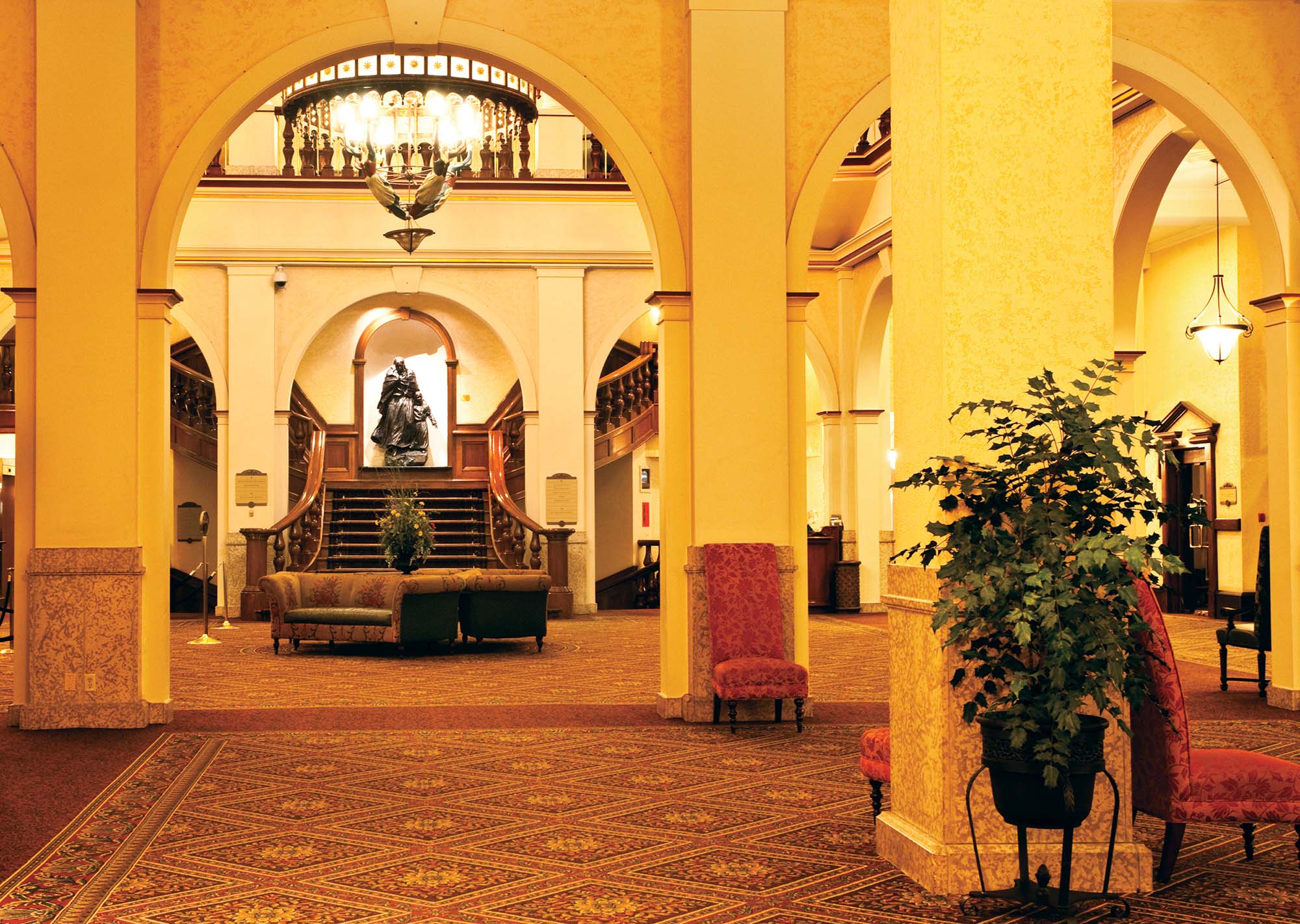 Lobby | Fairmont Chateau Lake Louise