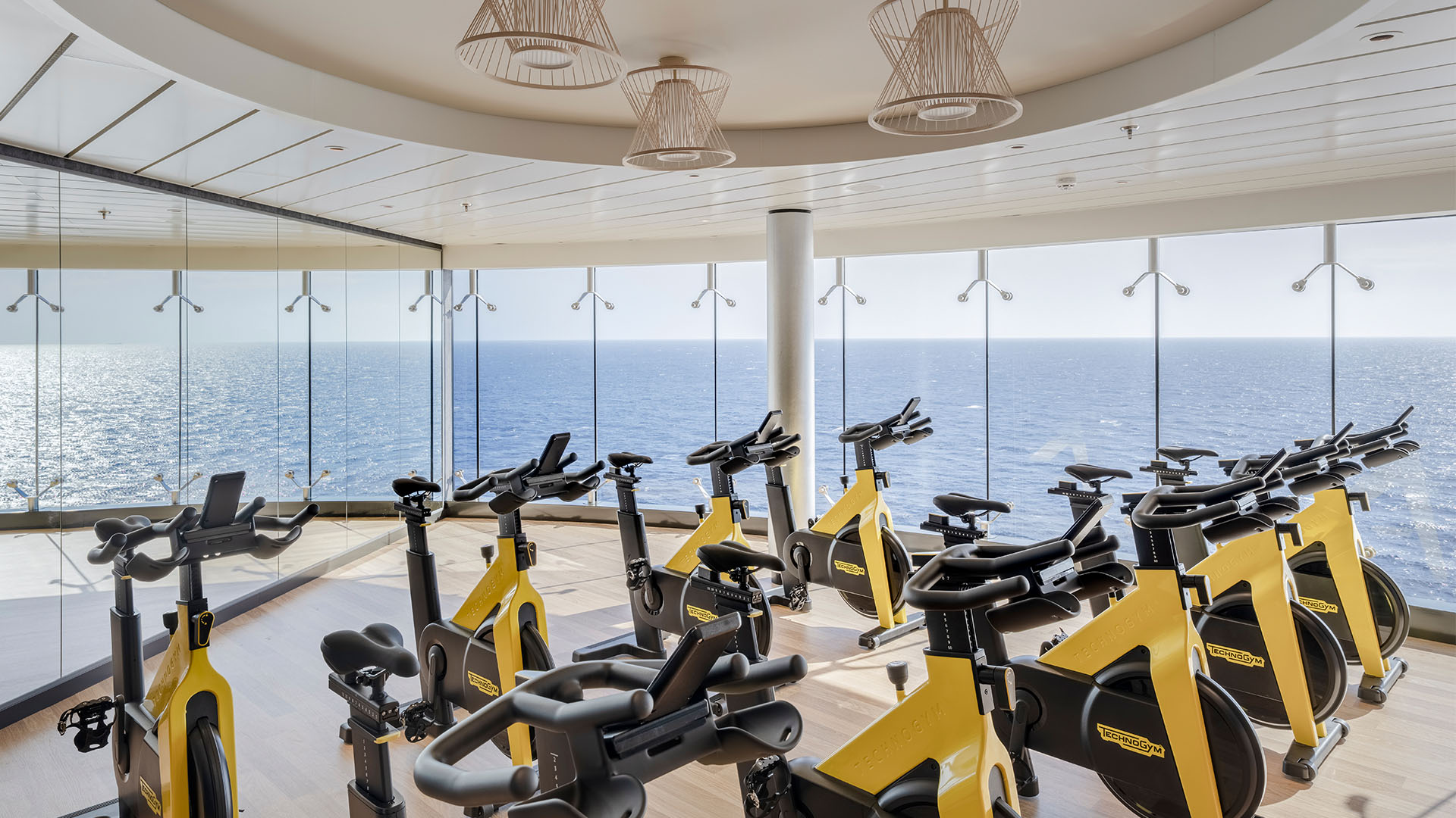 MSC World America tilbyder et bredt udvalg af trænings- og fitnessmuligheder, der passer til alle niveauer og præferencer