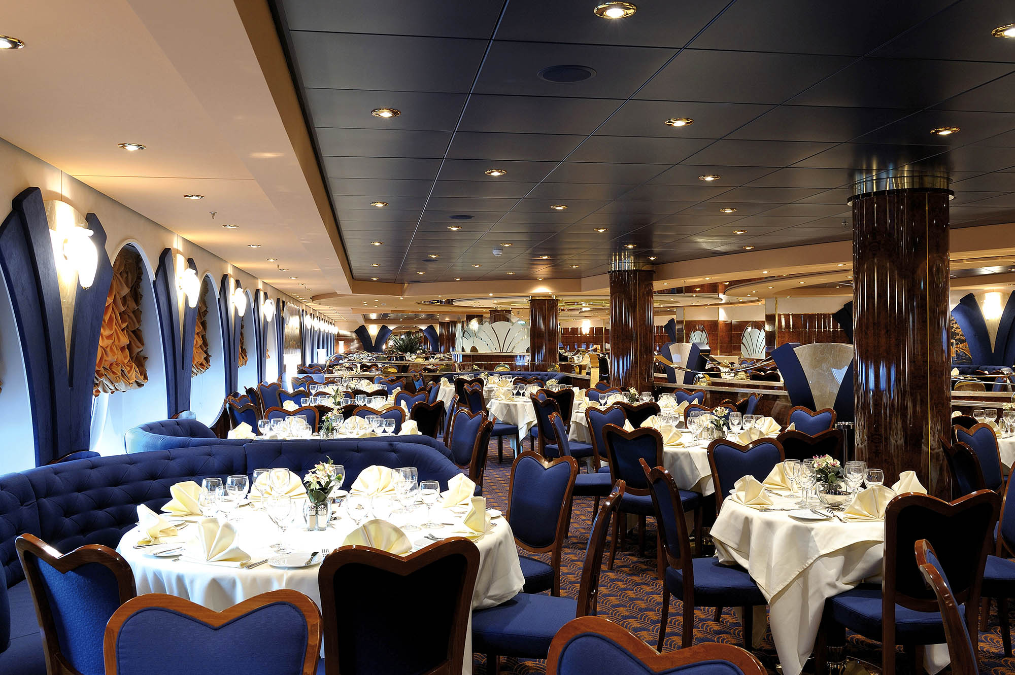 Hovedrestauranten på MSC Poesia