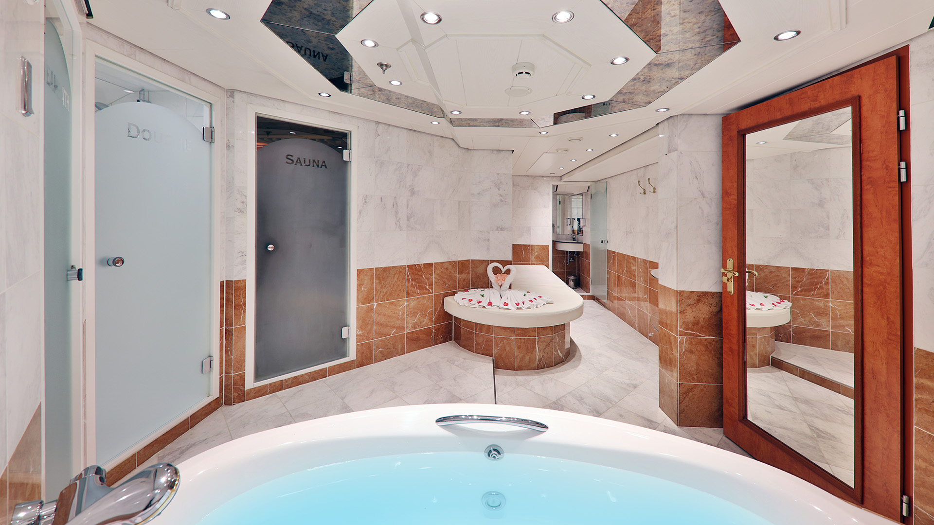 Forkæl dig selv med spa, sauna eller massage | VIVA Gloria