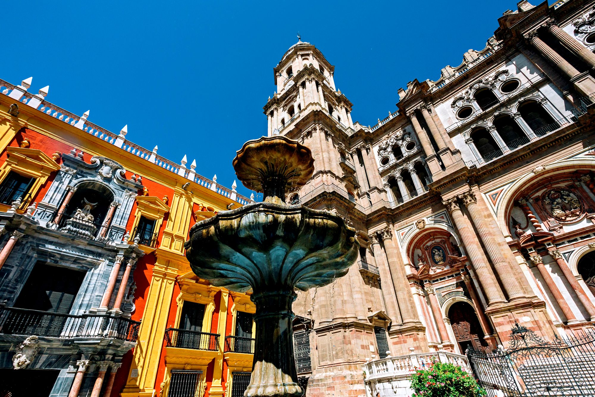 Katedralen i Malaga ligger i hjertet af den gamle by og imponerer med sin smukke arkitektur