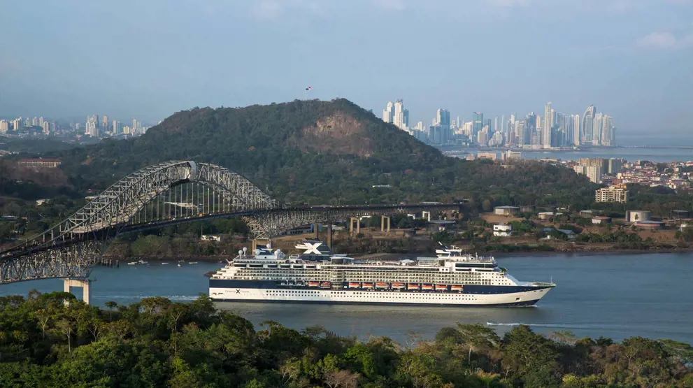 Nyd udsigten og oplev et krydstogt gennem Panamakanalen på første parket | Foto: Celebrity Cruises