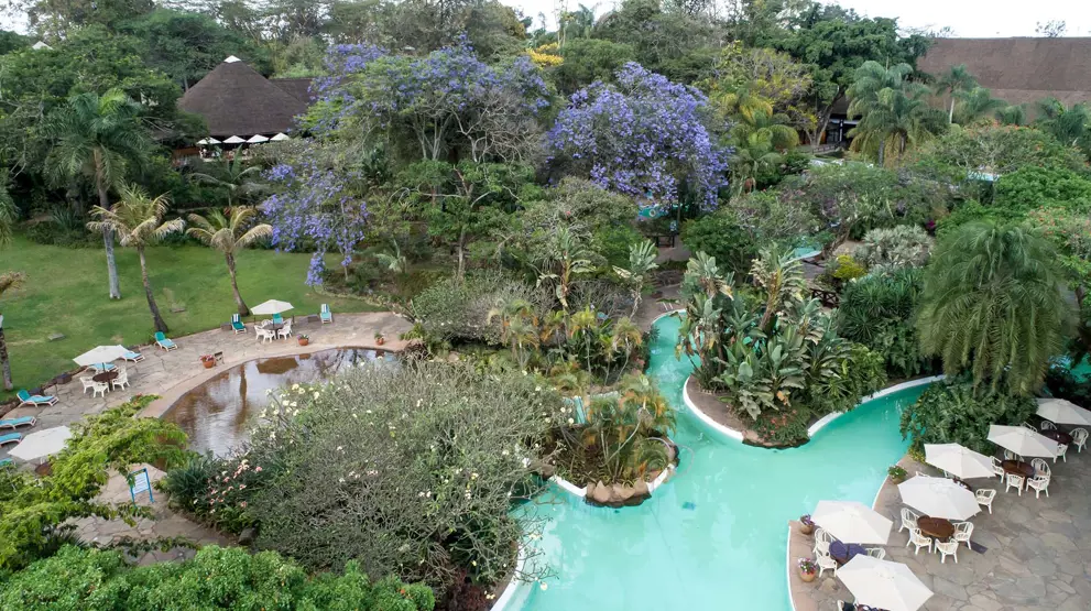På hele turen bor I på lækre lodges og til sidst et par dage på dette skønne hotel i Nairobi
