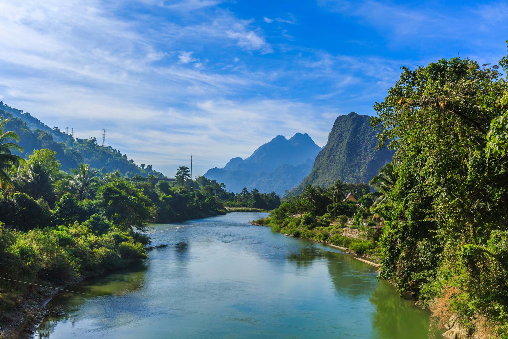 Oplev naturskønne Vang Vieng på din rejse til Laos.