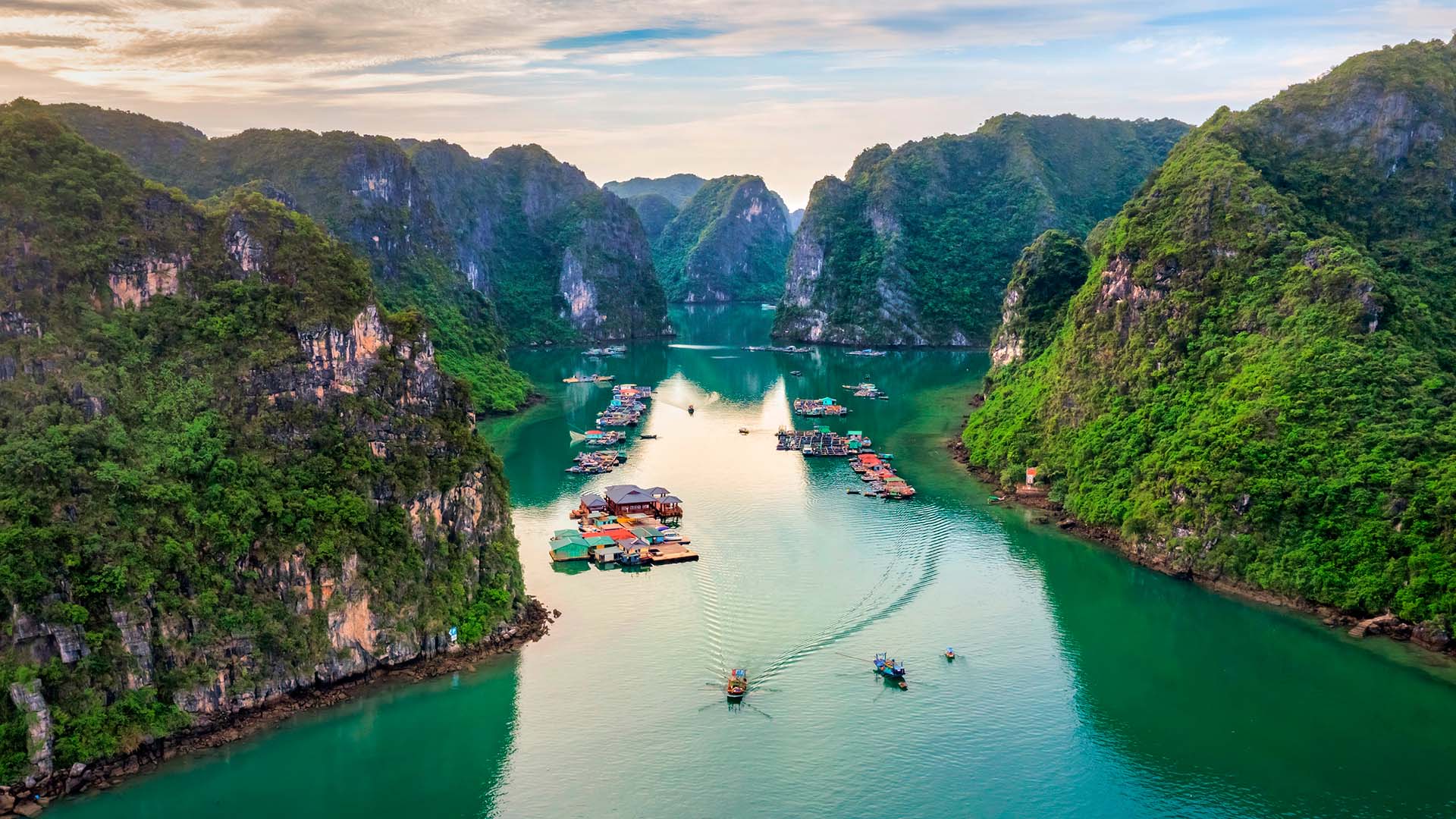 Den spektakulære Halong Bay i Vietnam