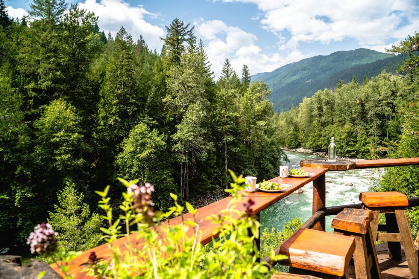 REO Rafting Resort Canadian Glamping Adventures i British Columbia, Canada