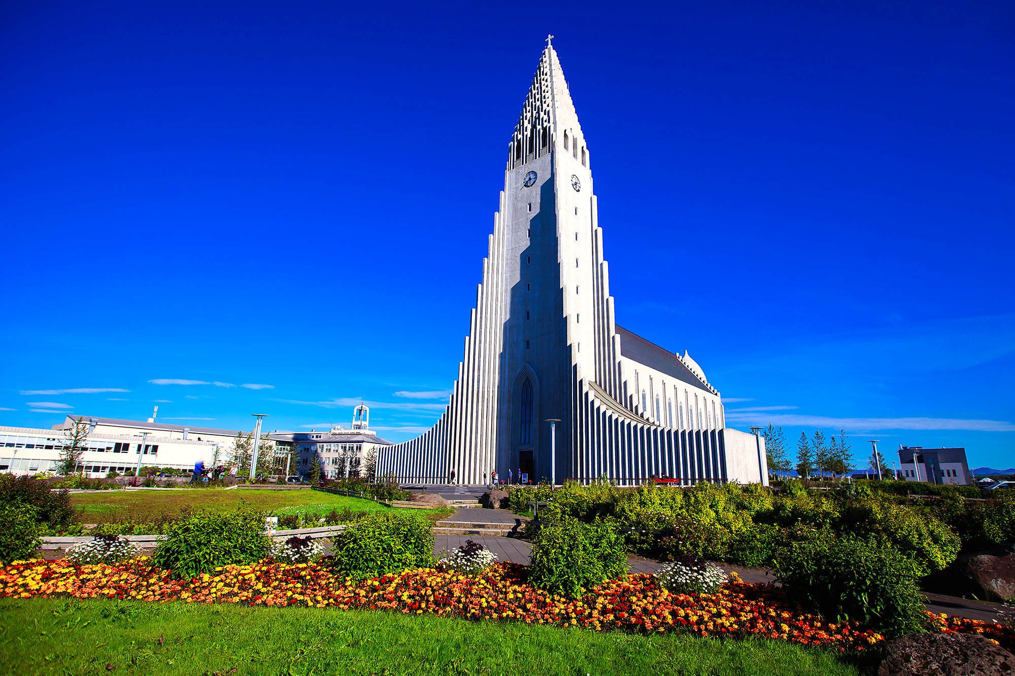 Udforsk hovedstaden Reykjavik og den flotte Hallgrímskirke på din rejse til Island