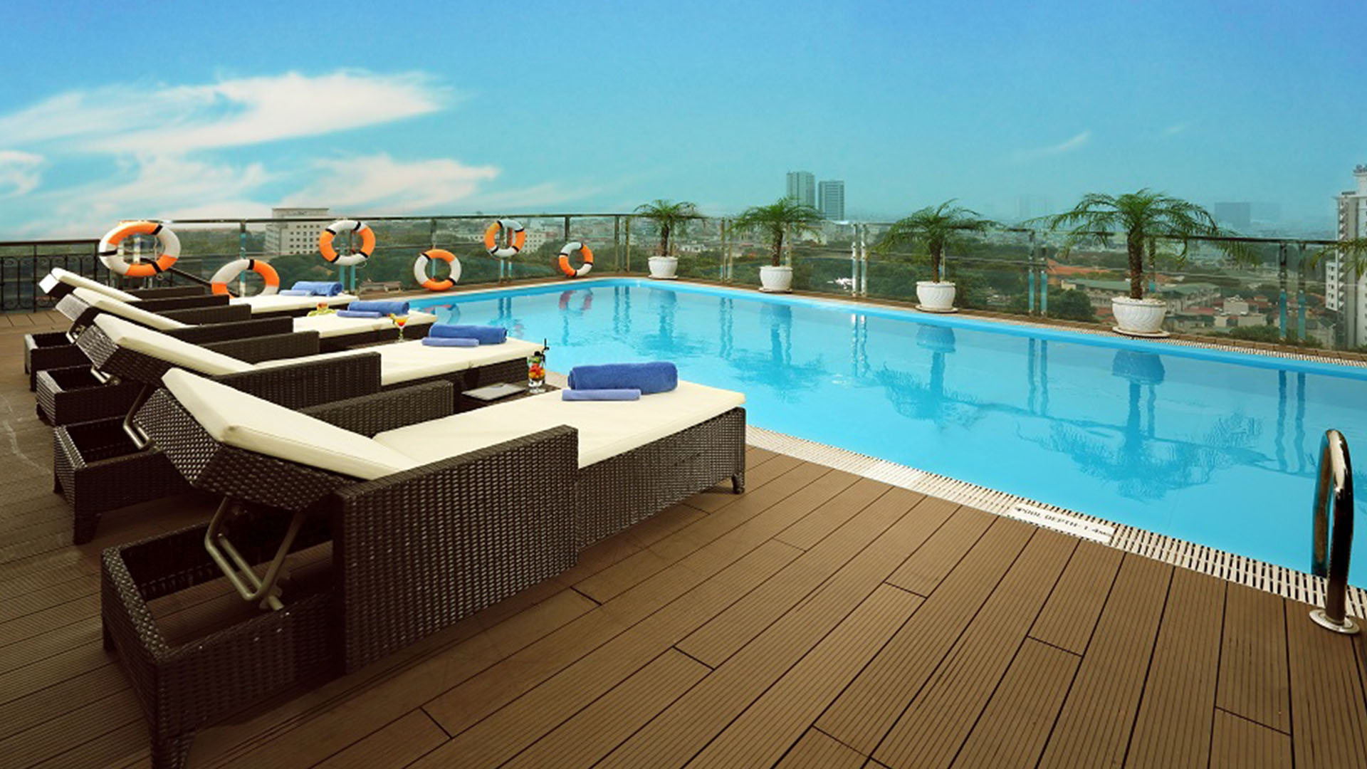 Pool på tagterrassen