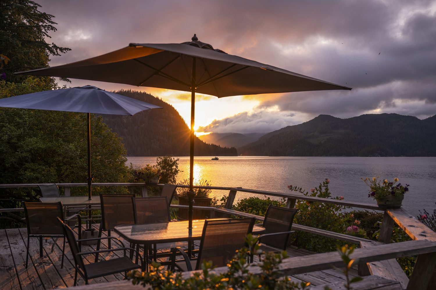 Sailcone's Grizzly Bear Lodge i British Columbia, Canada