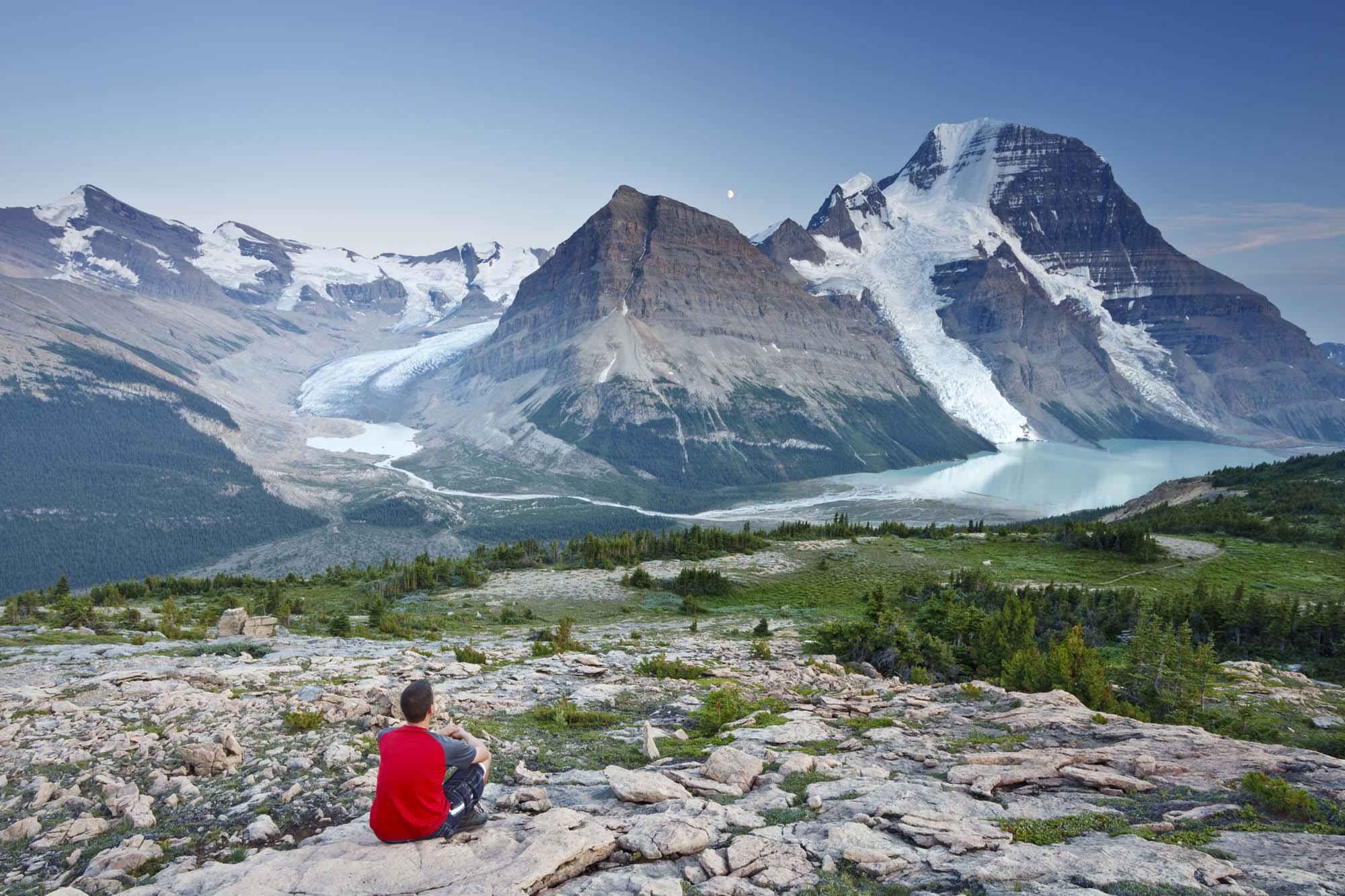 Rejser til Jasper National Park byder på naturskønne vandreture bl.a. forbi Mount Robson.