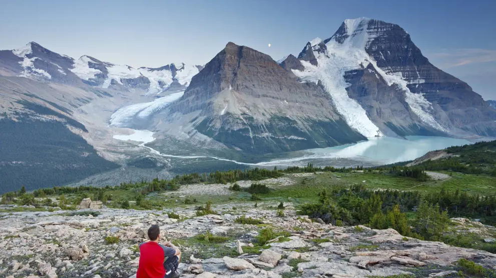Rejser til Jasper National Park byder på naturskønne vandreture bl.a. forbi Mount Robson.