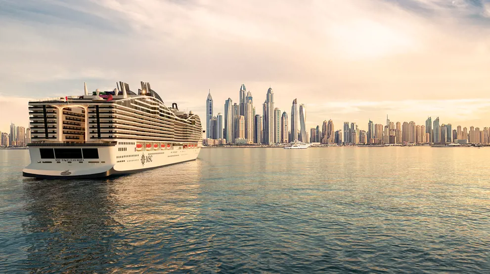 På krydstogt gennem Suez-kanalen kan du stoppe i f.eks. Dubai | Foto: MSC Cruises