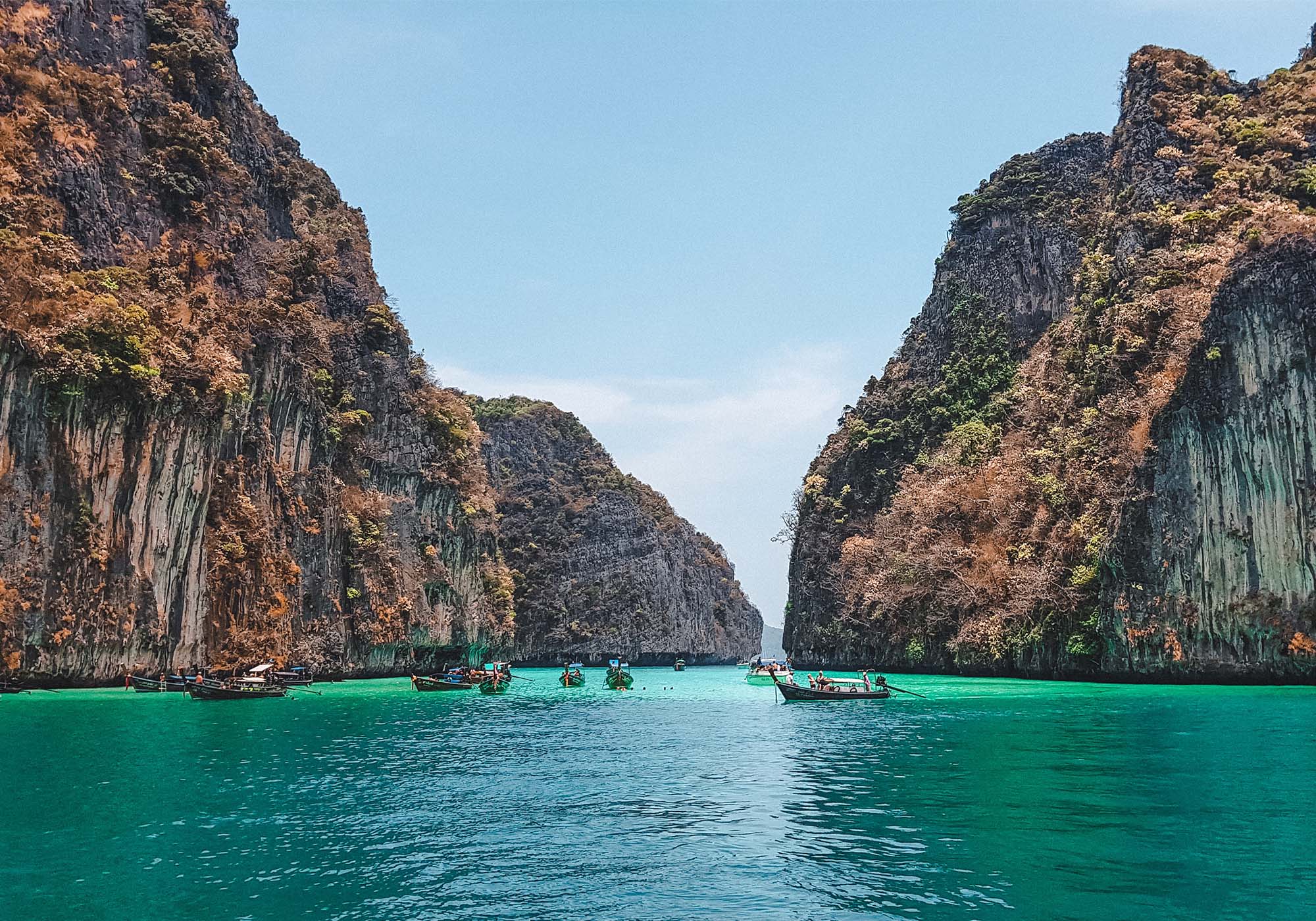 Det er oplagt at tage på en rundrejse i Thailands mange flotte landskaber.