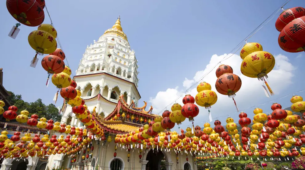 Oplev den rige kulture og historie, her Kek Lok Si-templet i Penang.