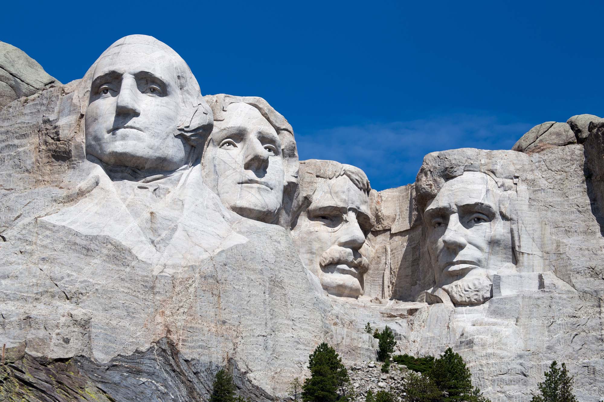 usa-south-dakota-black-hills-mount-rushmore-iStock-536094265