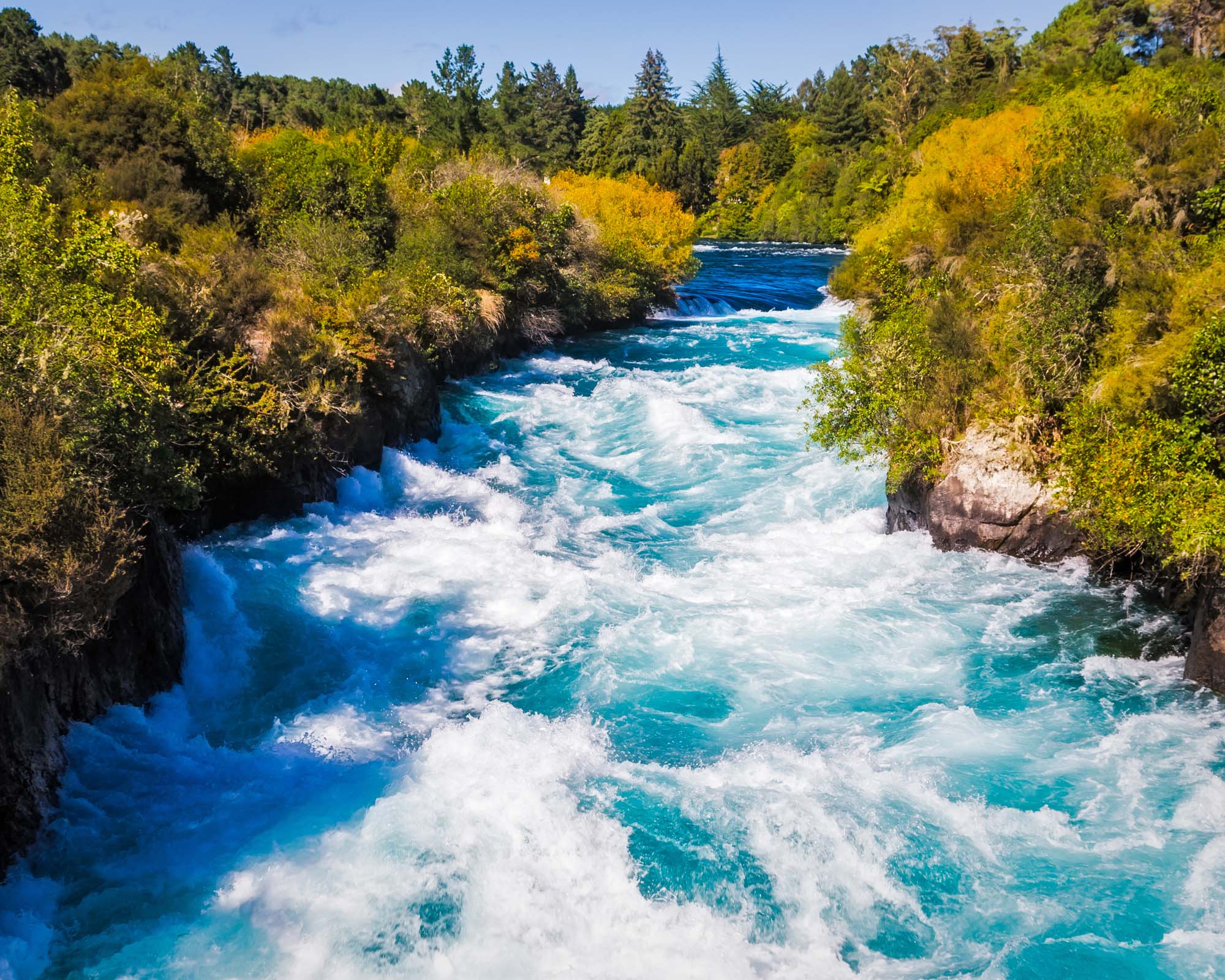 new-zealand-taupo-huka-falls-on-the-waikato-river-near-taupo-iStock-461082415