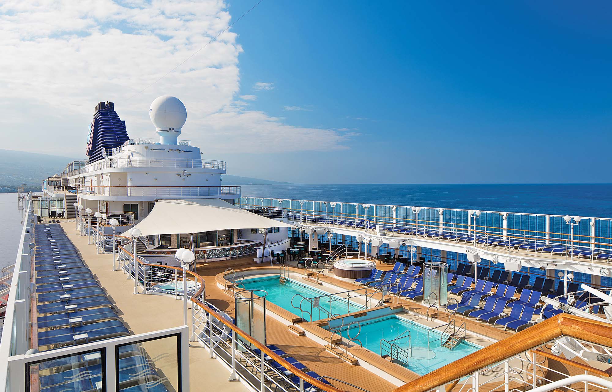 Pool-dækket ombord på Norwegian Pride of America