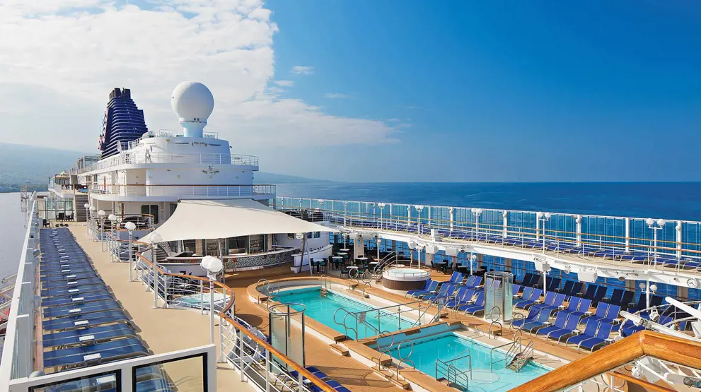 Pool-dækket ombord på Norwegian Pride of America
