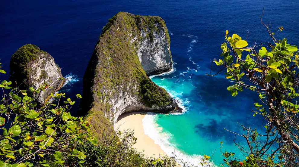 Se den berømte klippeformation Devil's Tear på Nusa Lembongan